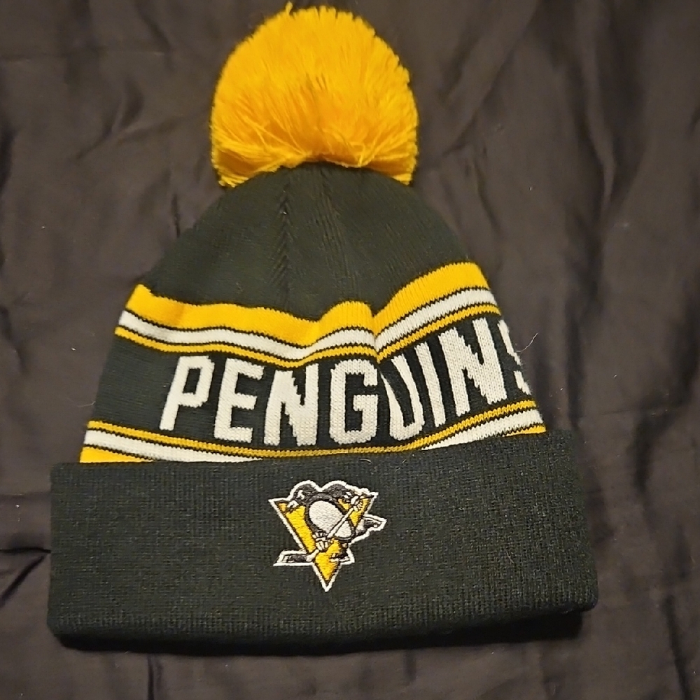 Penguins Beanie - Black and Yellow